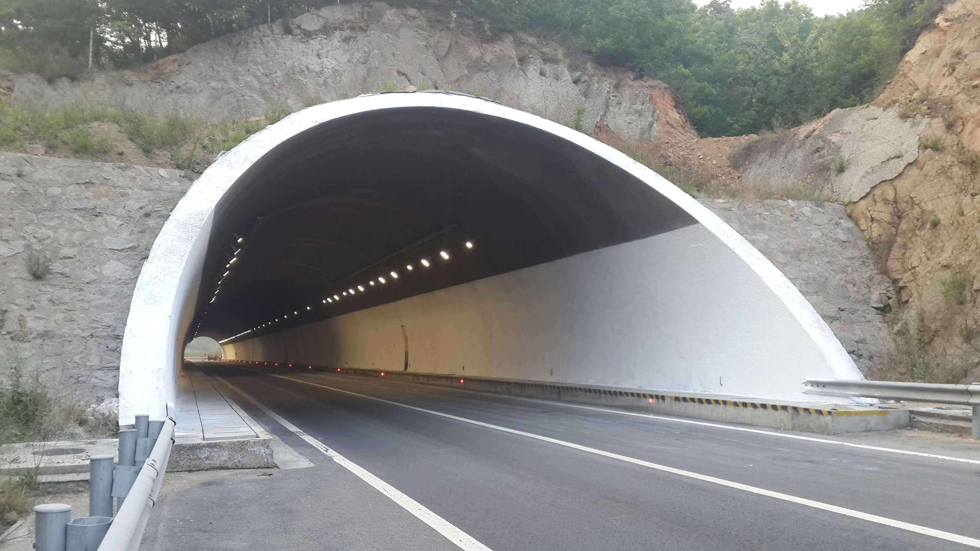 山西平榆高速公路宝塔山隧道