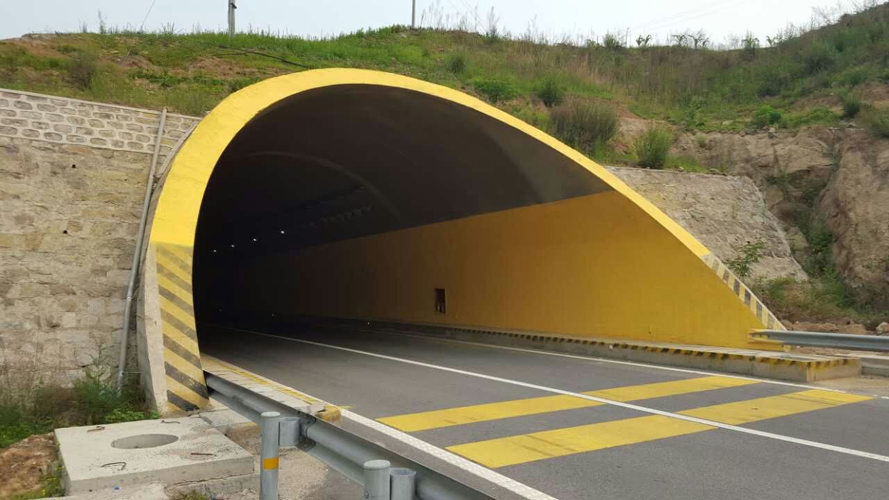 石吉高速公路五峰山隧道