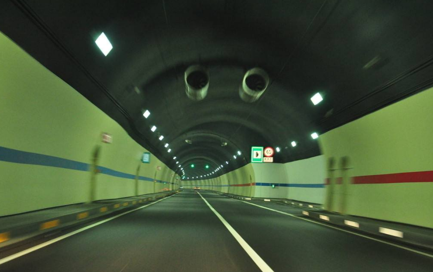 隧道的长度及施工类型
