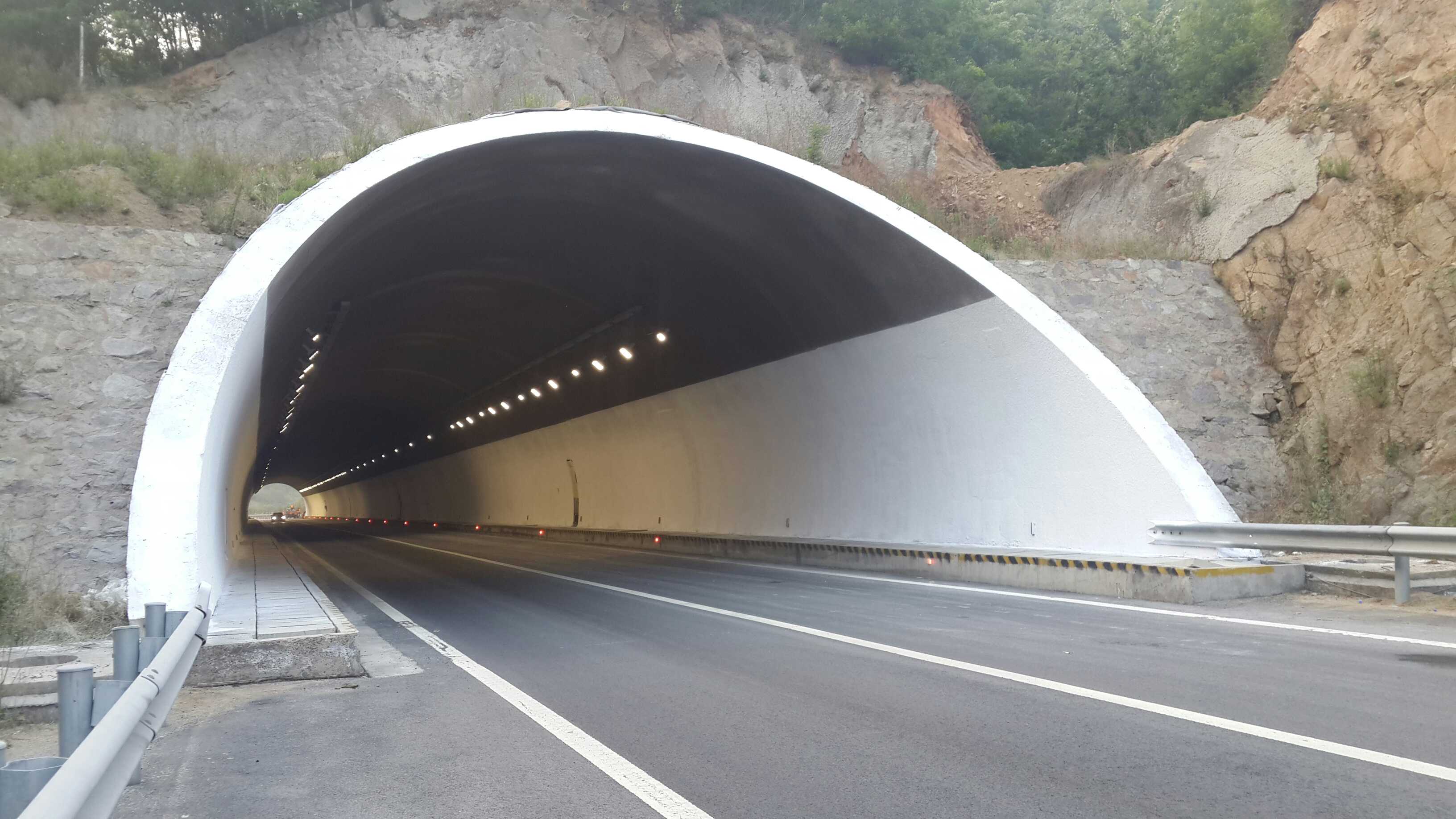 甘肃省平天高速公路马峡隧道