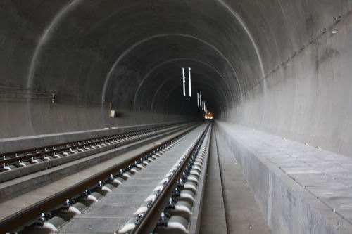 杨家岭隧道贯通大大加速了太原到焦作高铁的通车时间